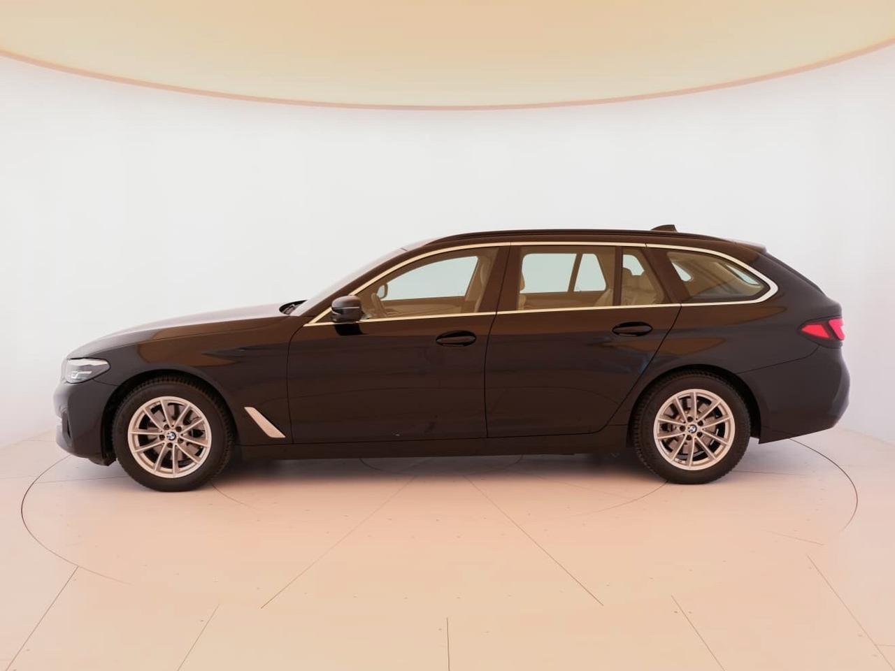 BMW 518d Touring mhev 48V auto