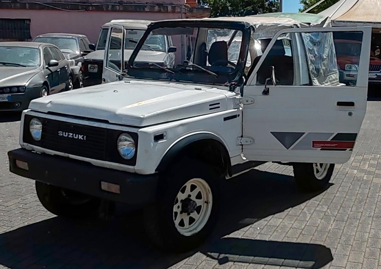 Suzuki SJ413 Cabriolet De Luxe