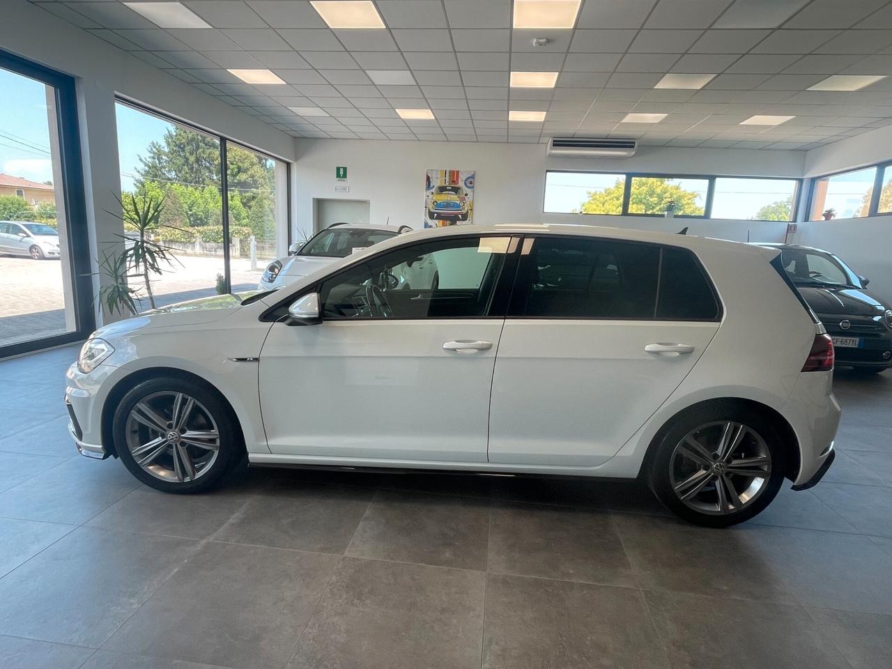 Volkswagen Golf 1.5 TSI 5p. R-Line