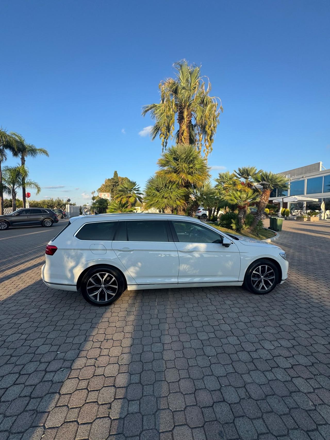 Volkswagen Passat Variant 2.0 TDI 190 CV DSG Highline BlueMotion Tech.