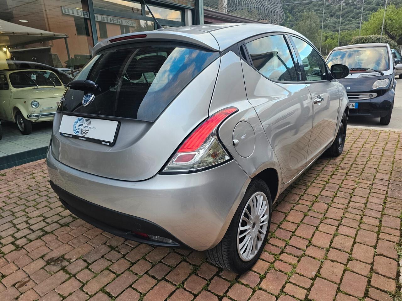 Lancia Ypsilon 1.3 MJT 16V 95 CV 5 porte S&S Silver