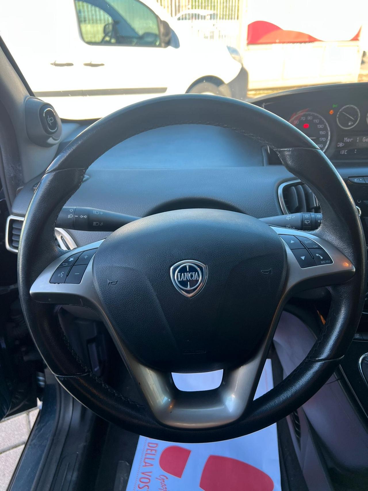 Lancia Ypsilon 1.2 69 CV 5 porte 30th Anniversary