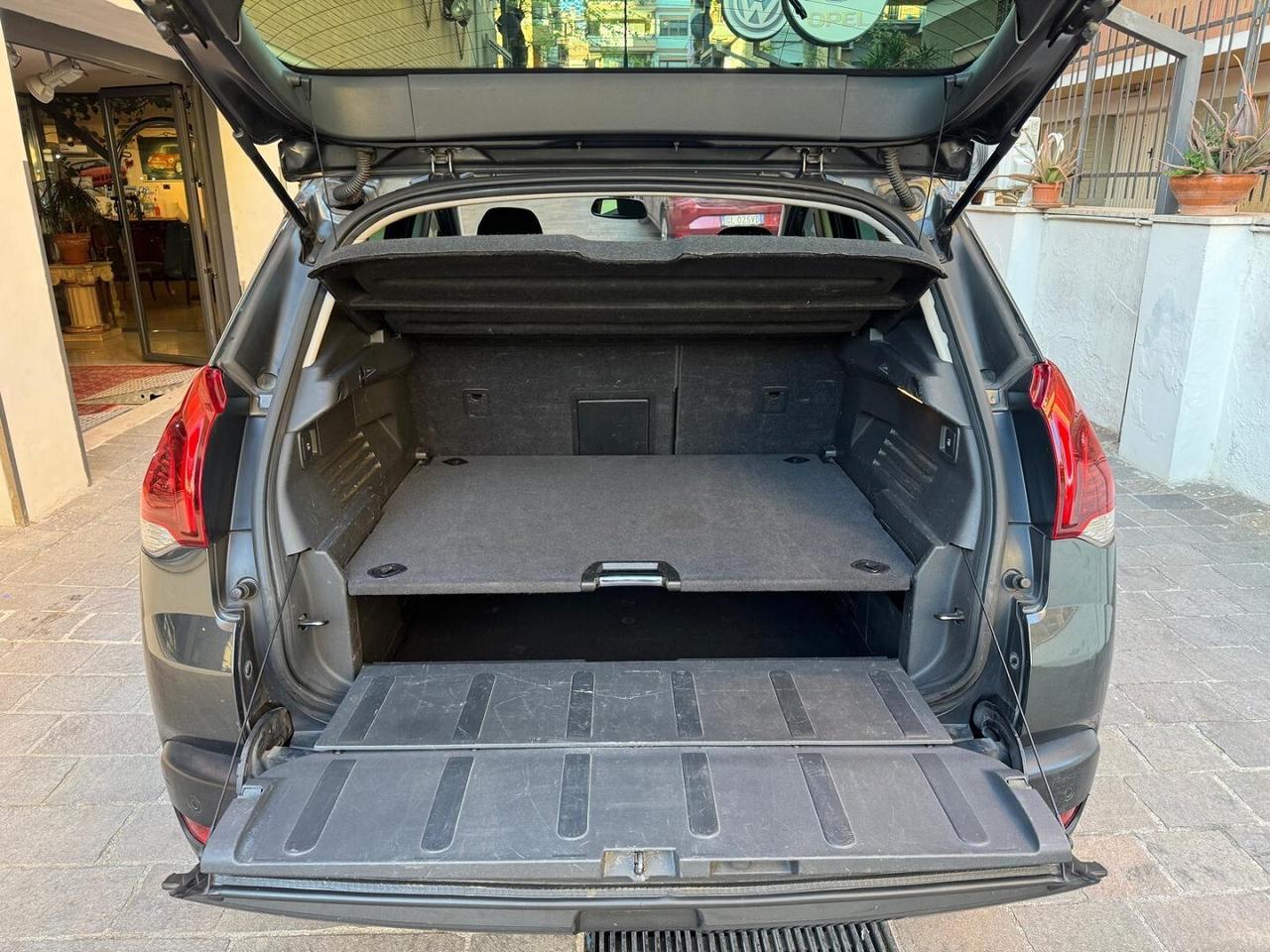 PEUGEOT 3008 1.6 HDi 115CV Business