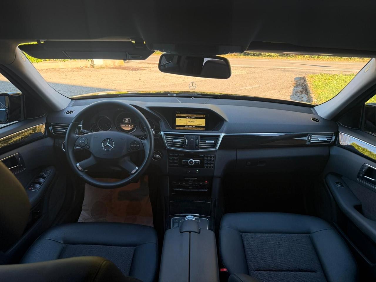 Mercedes-benz E 220 CDI BlueEFFICIENCY Avantgarde