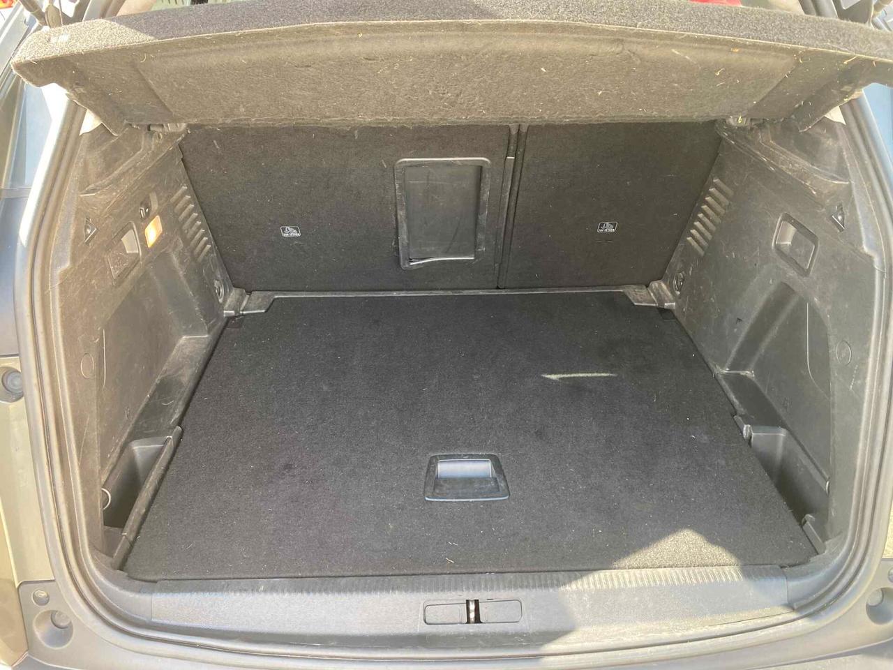 PEUGEOT 3008 1.5 131cv Automa. Allure 