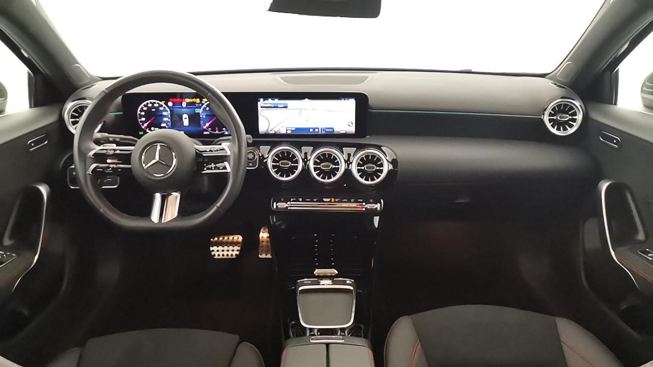 Mercedes-Benz Classe A - W177 2023 - A 200 d AMG Line Premium auto