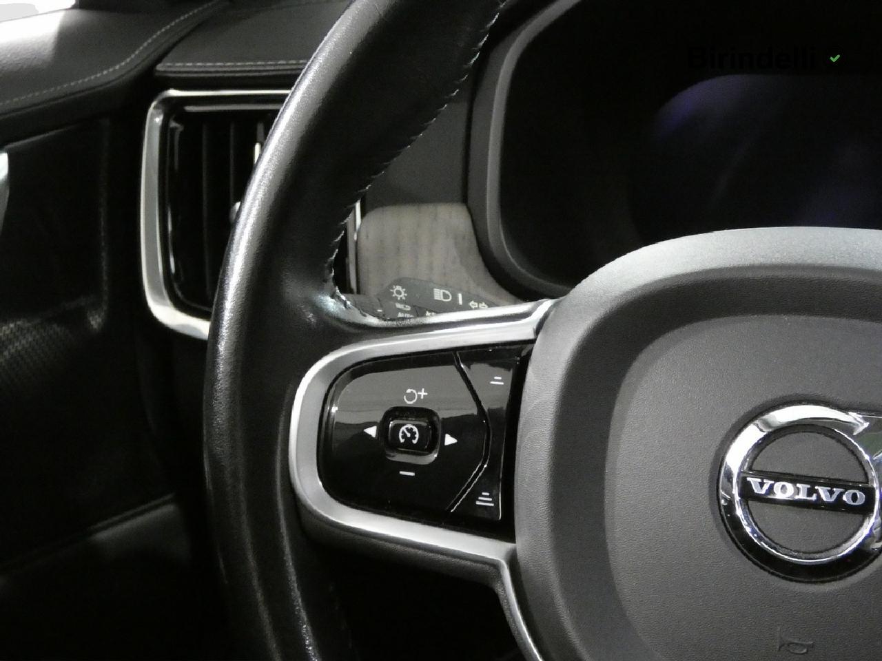 VOLVO V90 (2016-->) - V90 B4 (d) AWD Geartronic Inscription