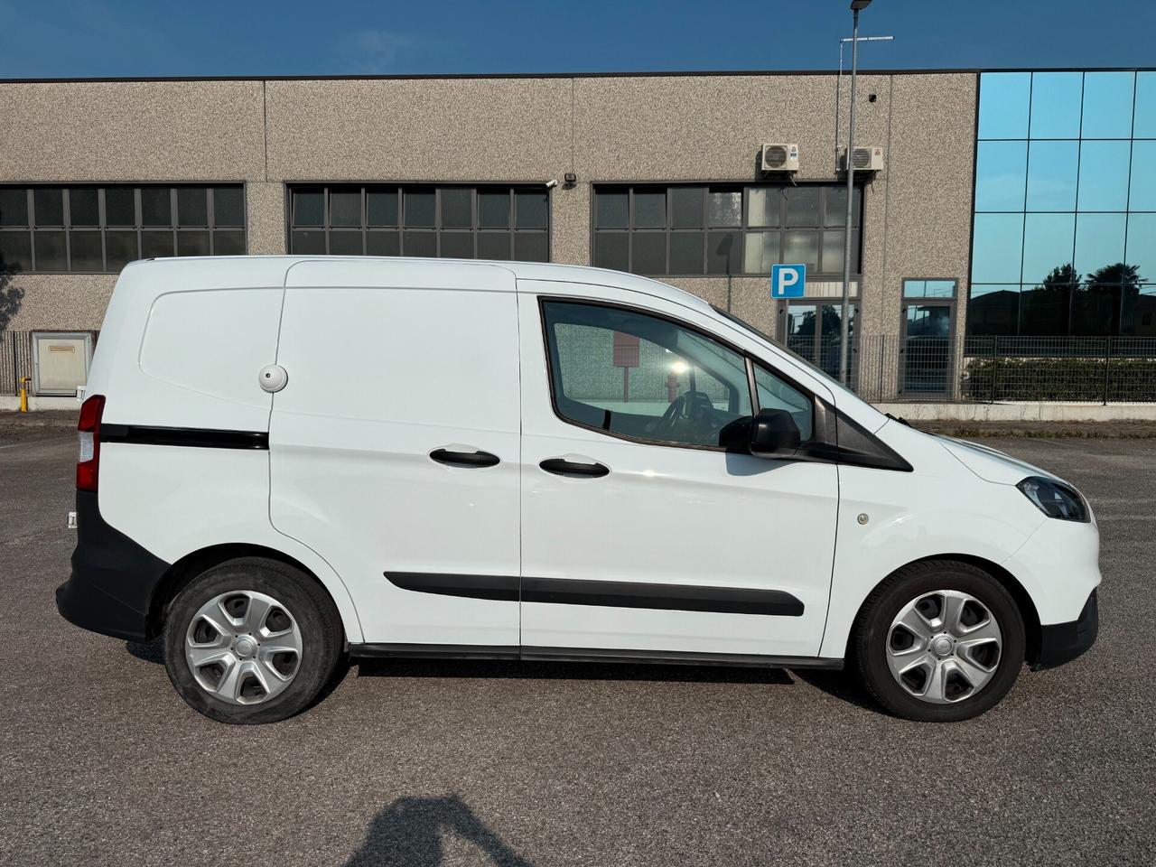 Ford Transit Courier Transit Courier 1.5 TDCi 75CV Van Trend