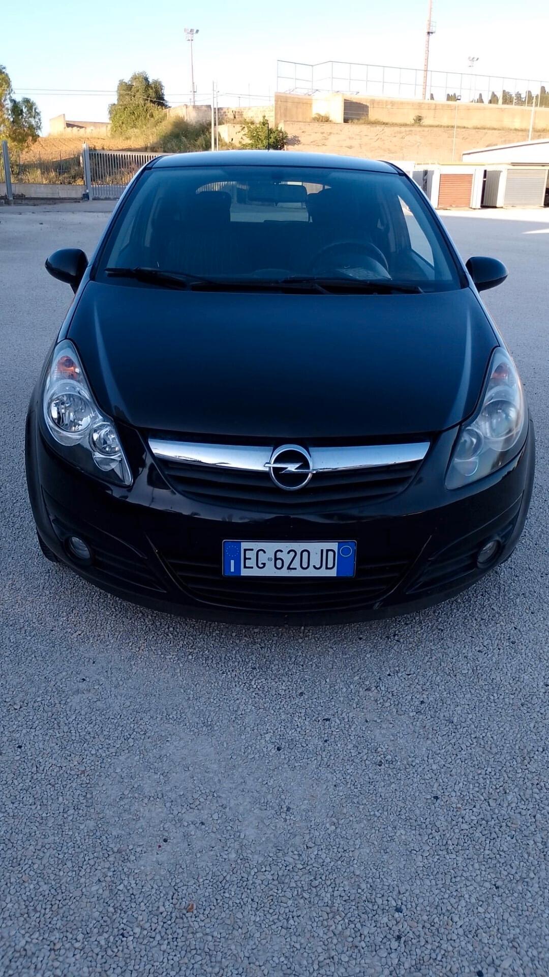 Opel Corsa 1.2 - 2011