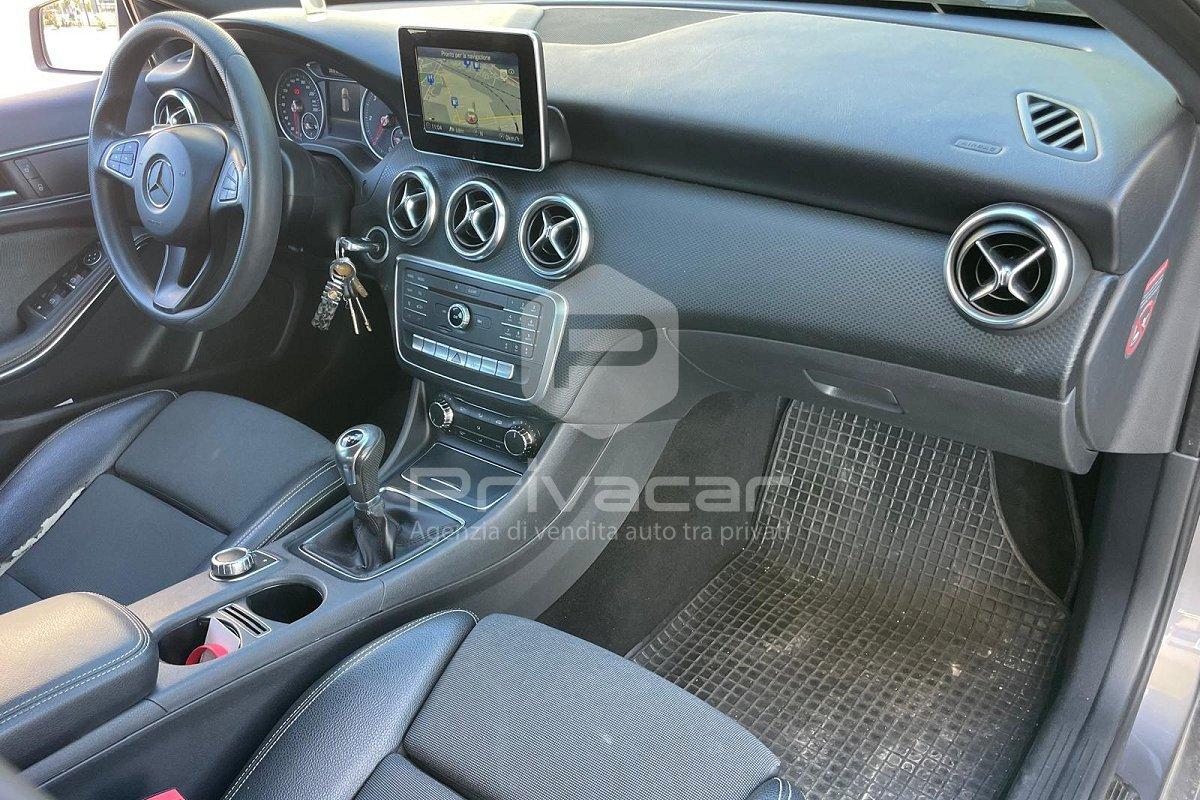 MERCEDES A 180 d Business