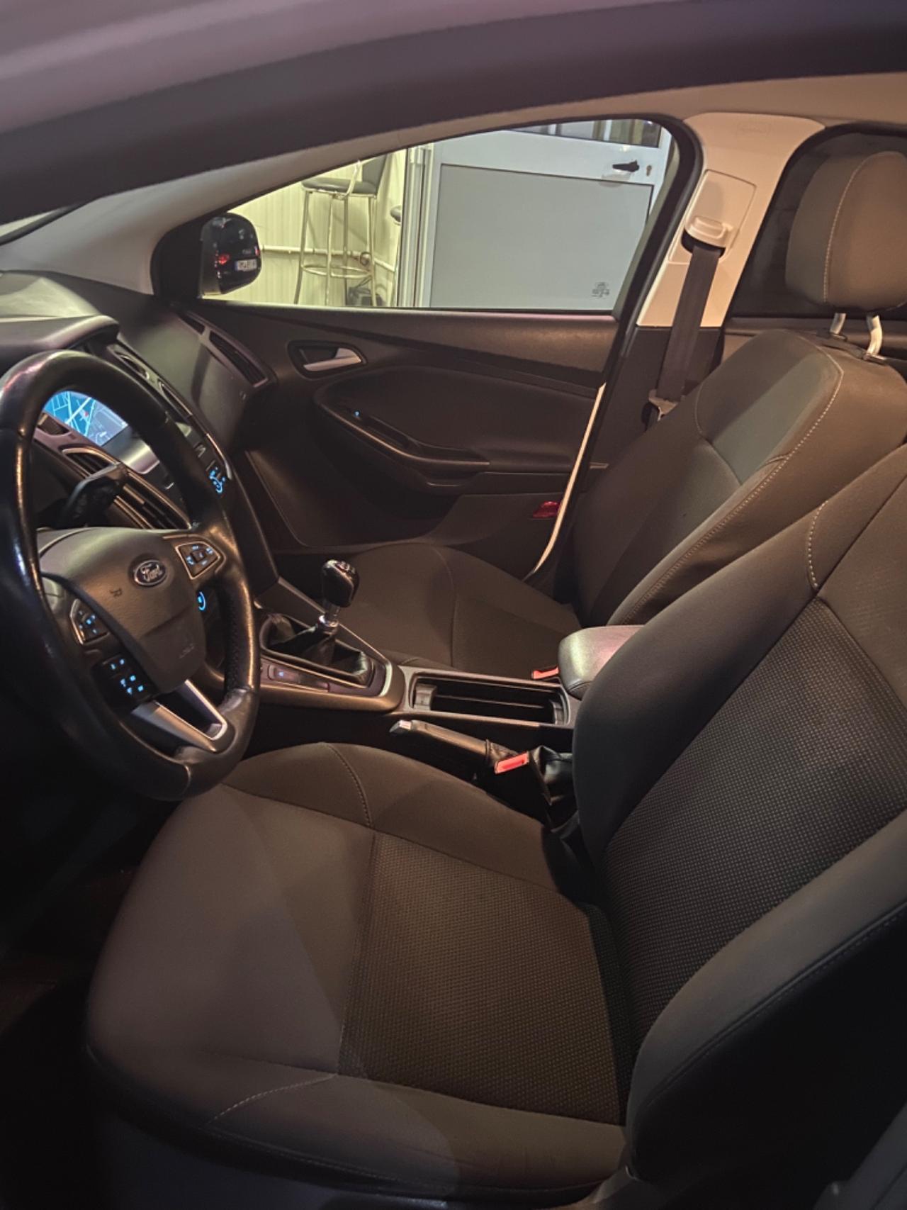 Ford Focus 1.5 TDCi 95 CV SW Titanium nuova garanzia1