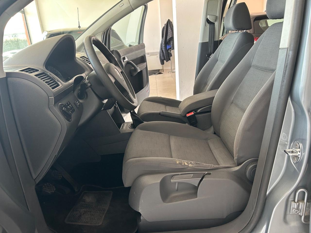Volkswagen Touran 1.6 GPL 75 kw con gancio traino