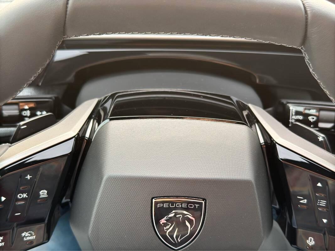 Peugeot 3008 1.2 hybrid Allure 145cv Automatica con Telecamera