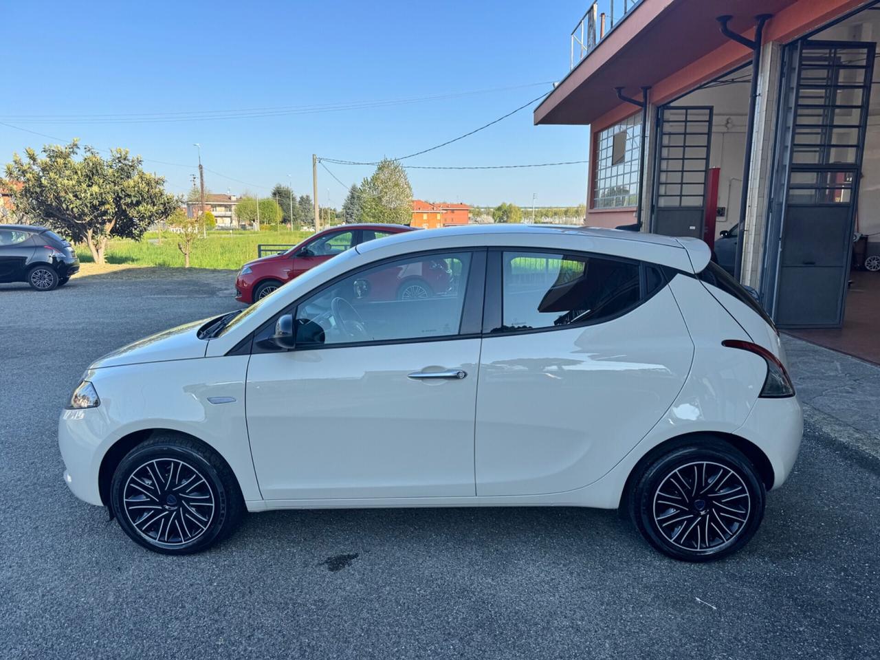 Lancia Ypsilon 1.2 69 CV 5 GPL Gold