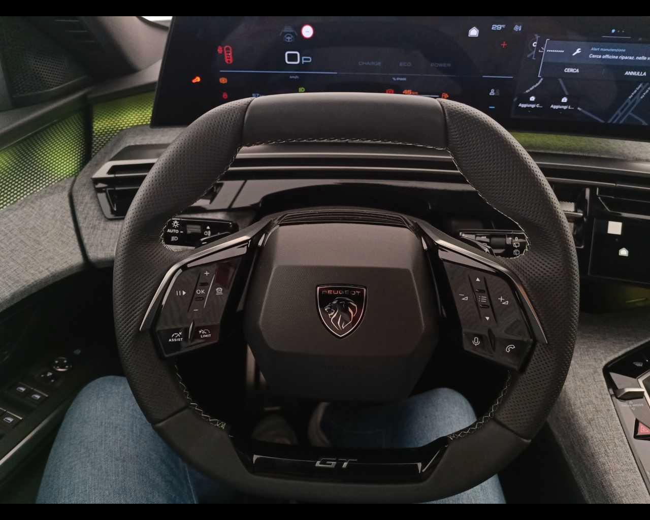 PEUGEOT Nuovo 5008 Hybrid 136 e-DCS6 GT