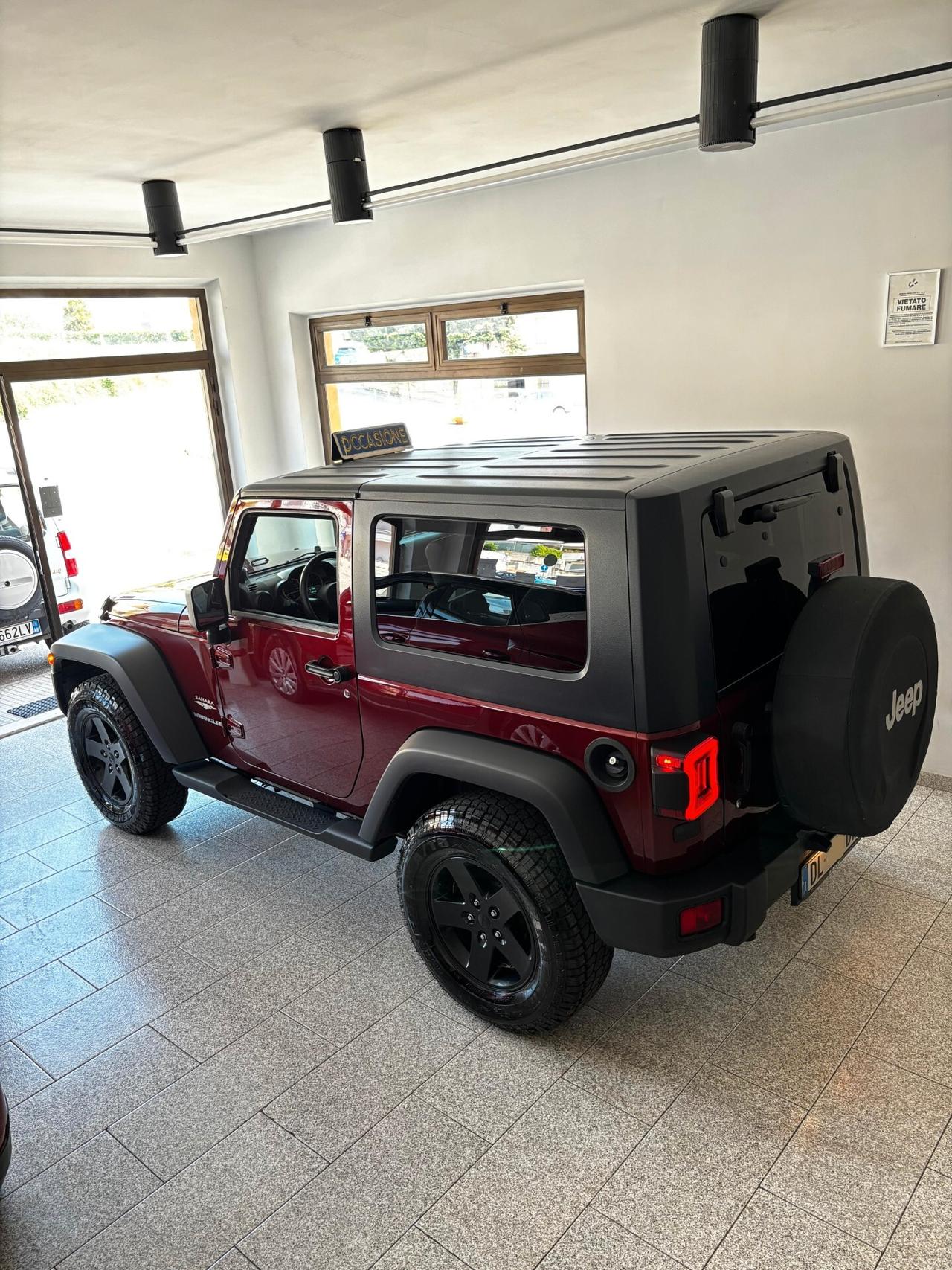 Jeep Wrangler 3.8 Sahara Auto DA VETRINA