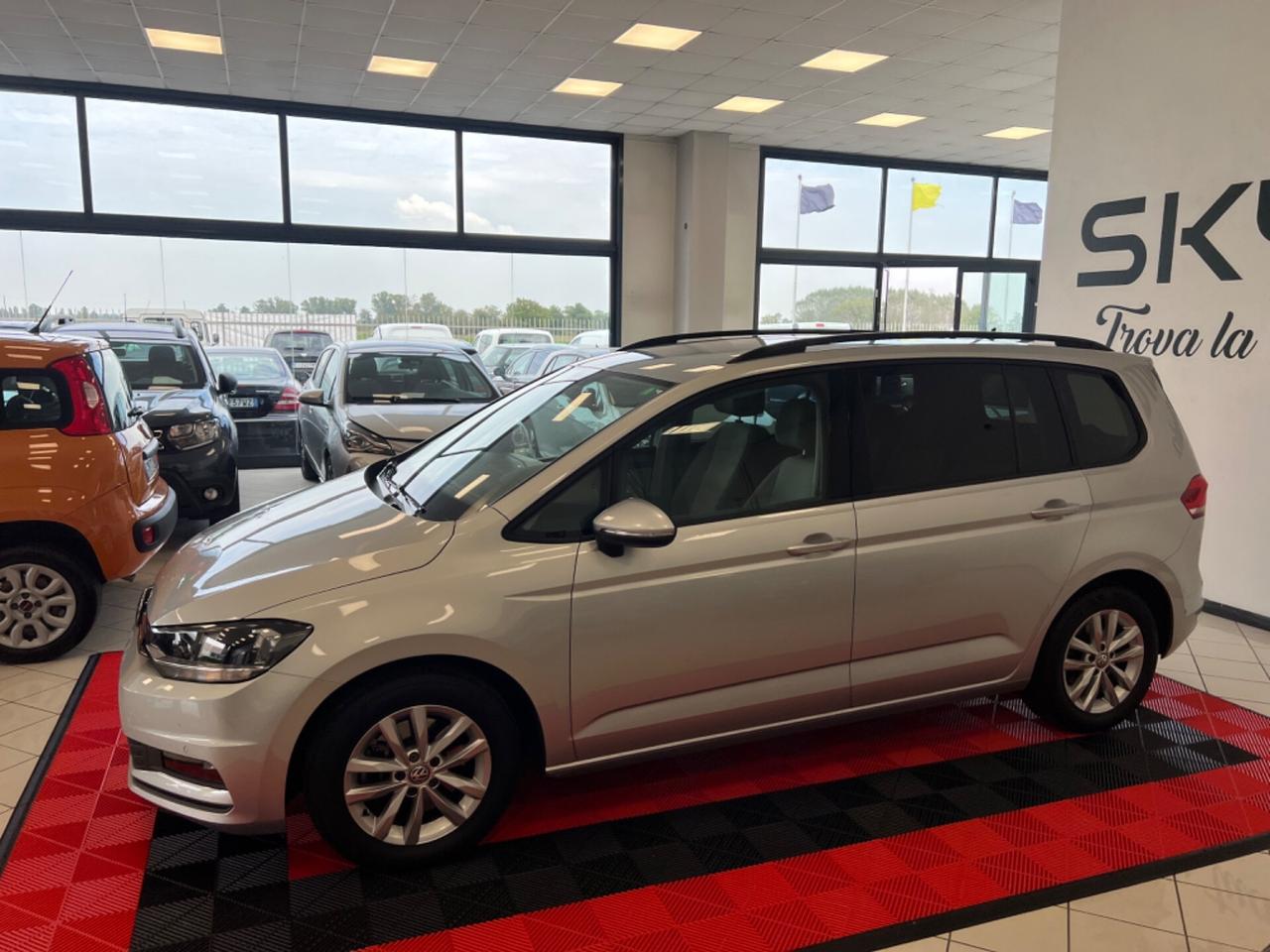 Volkswagen Touran 2.0 TDI 150 CV SCR DSG Business BlueMotion Technology