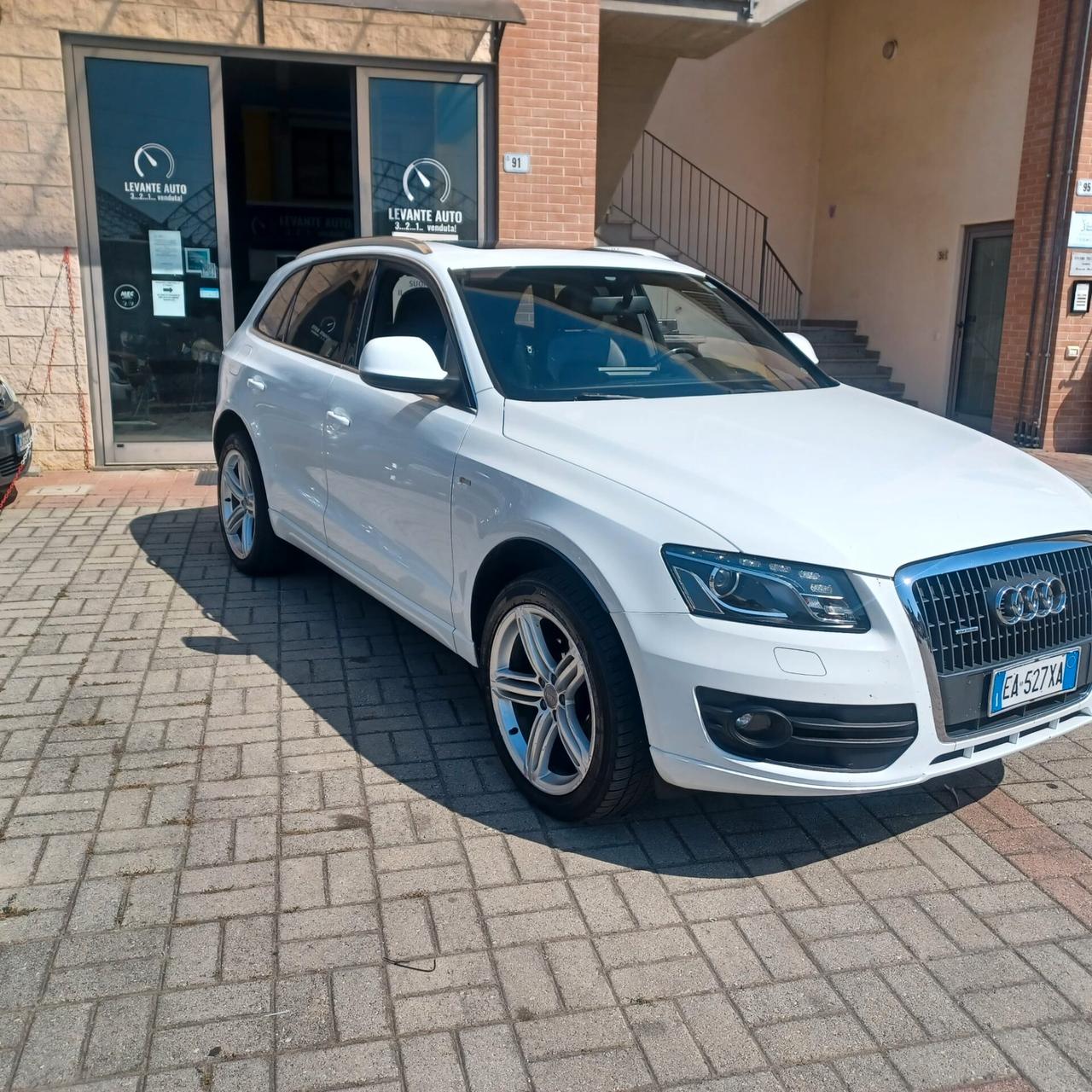 PERFETTA Q5 2.0 TDI AUTOMATICA 4X4