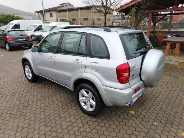 Toyota Rav4 2.0 d-4d 16v Sol 5p FL