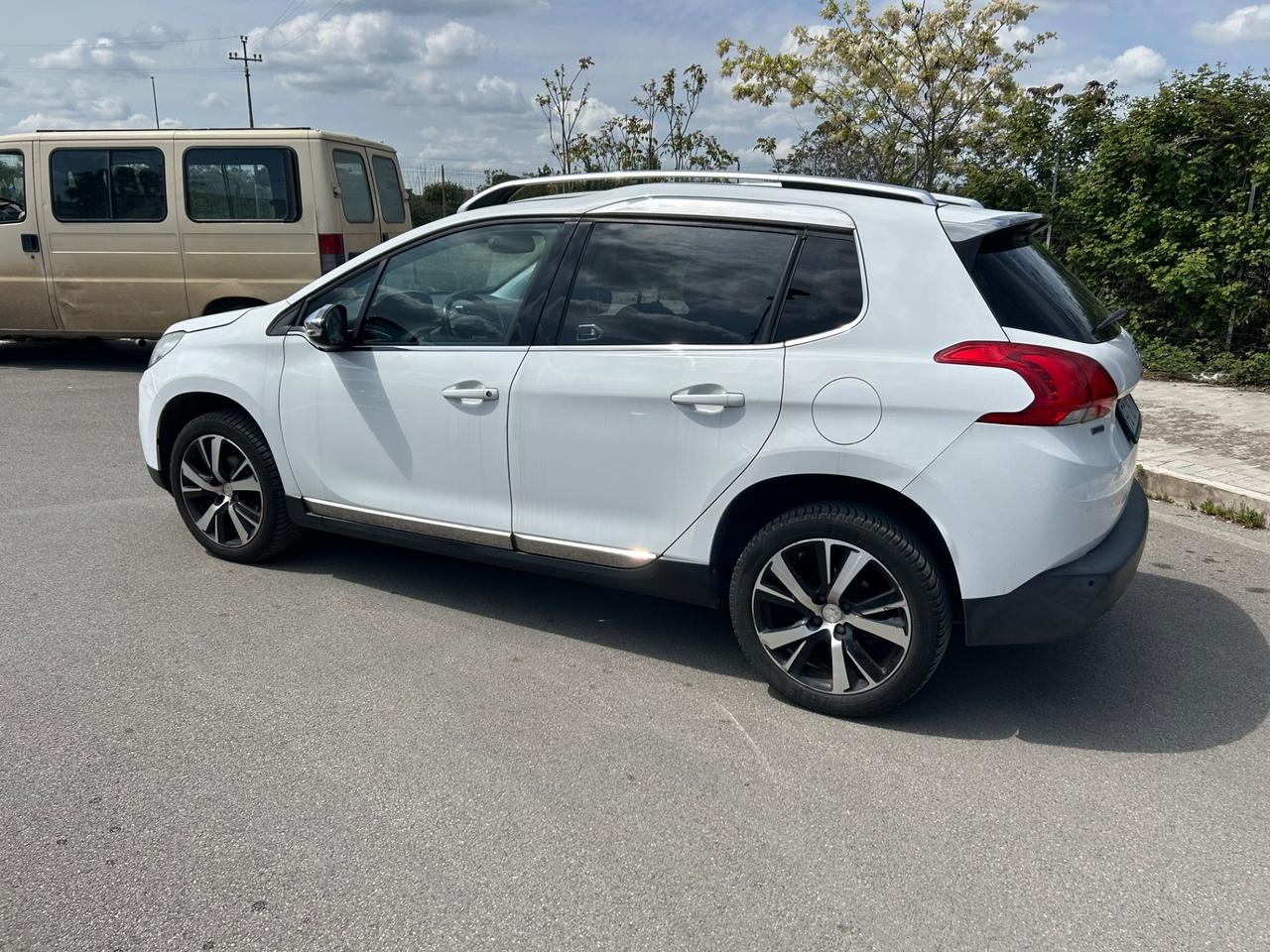 Peugeot 2008 BlueHDi 100 Allure