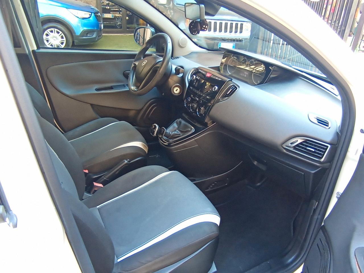 Lancia Ypsilon 1.2 Gold