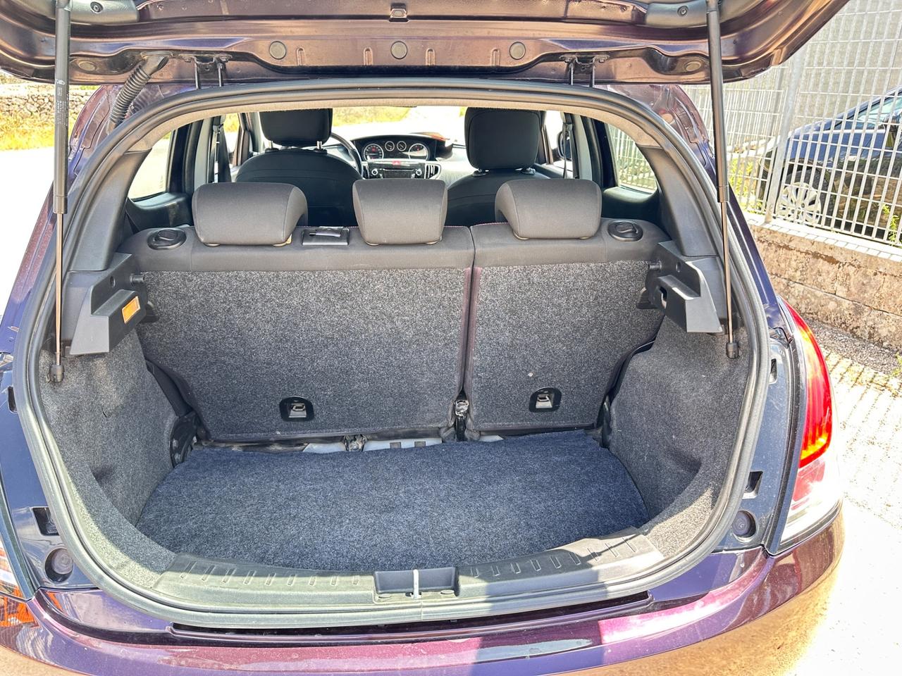 Lancia Ypsilon 1.3 95 cv elefantino viola-Mod.2014