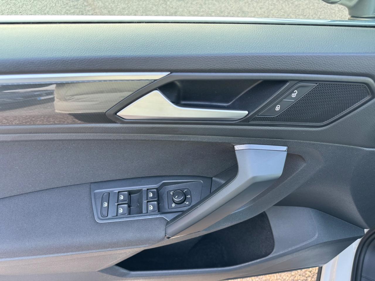 Volkswagen Tiguan 2.0 TDI SCR DSG 4MOTION Sport BMT