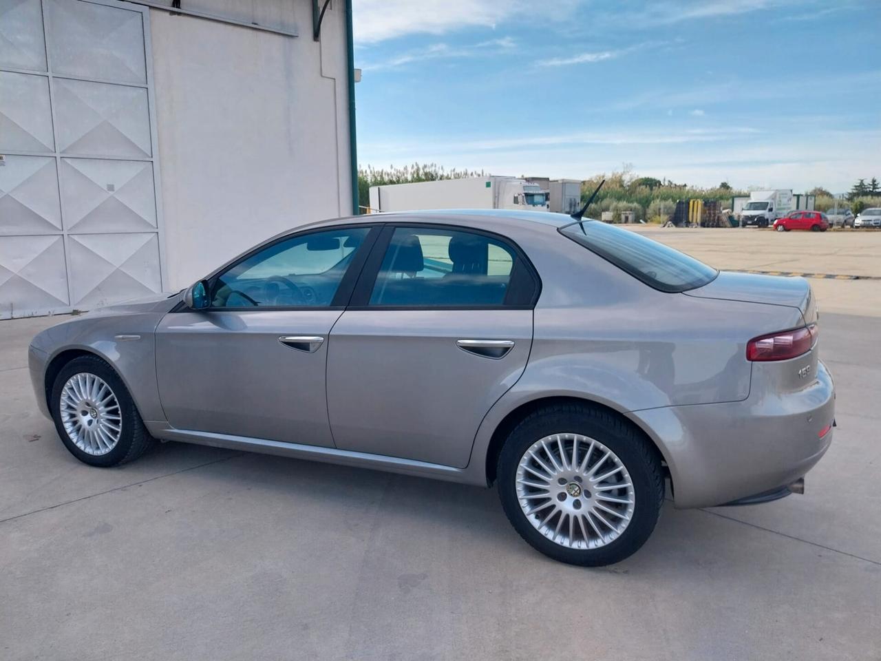 Alfa Romeo 159 Alfa Romeo Alfa 159 1.9 JTD JTDM Distinctive