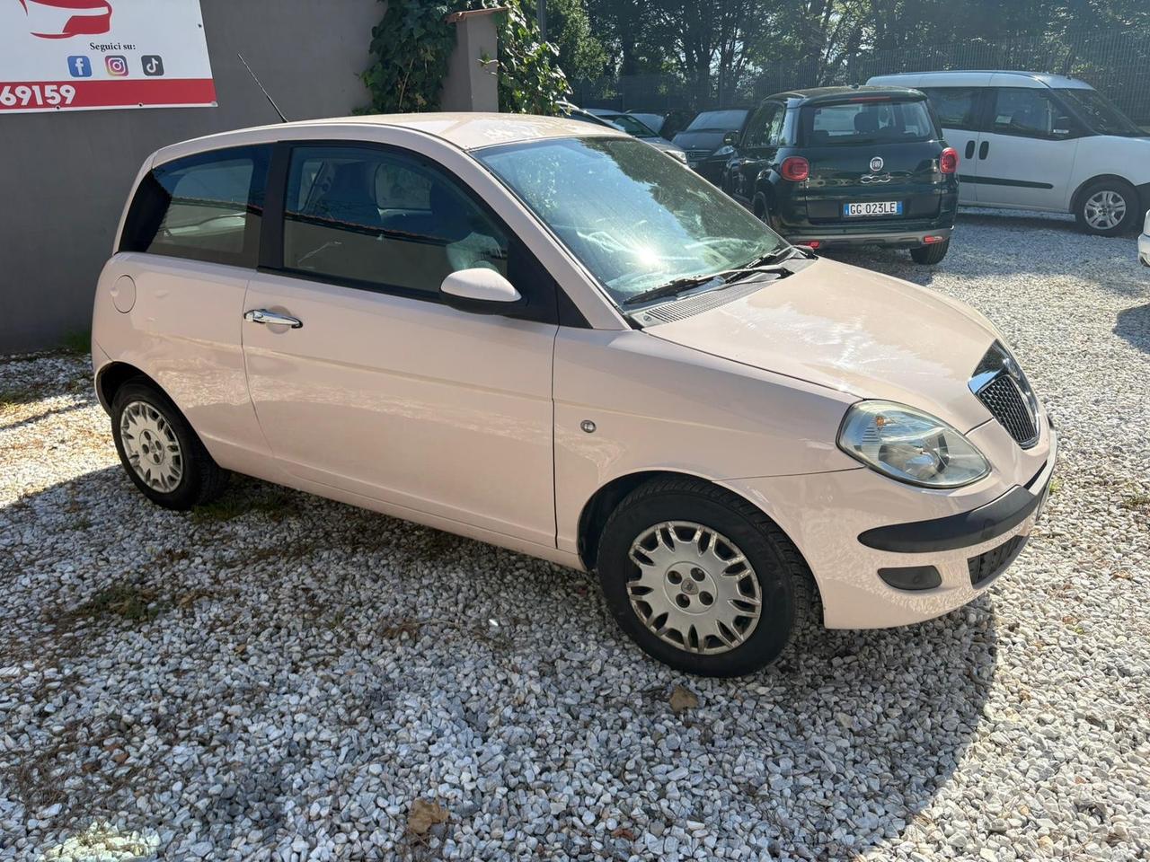 Lancia Ypsilon 1.2 16V Oro 60CV Ok Neopatentati