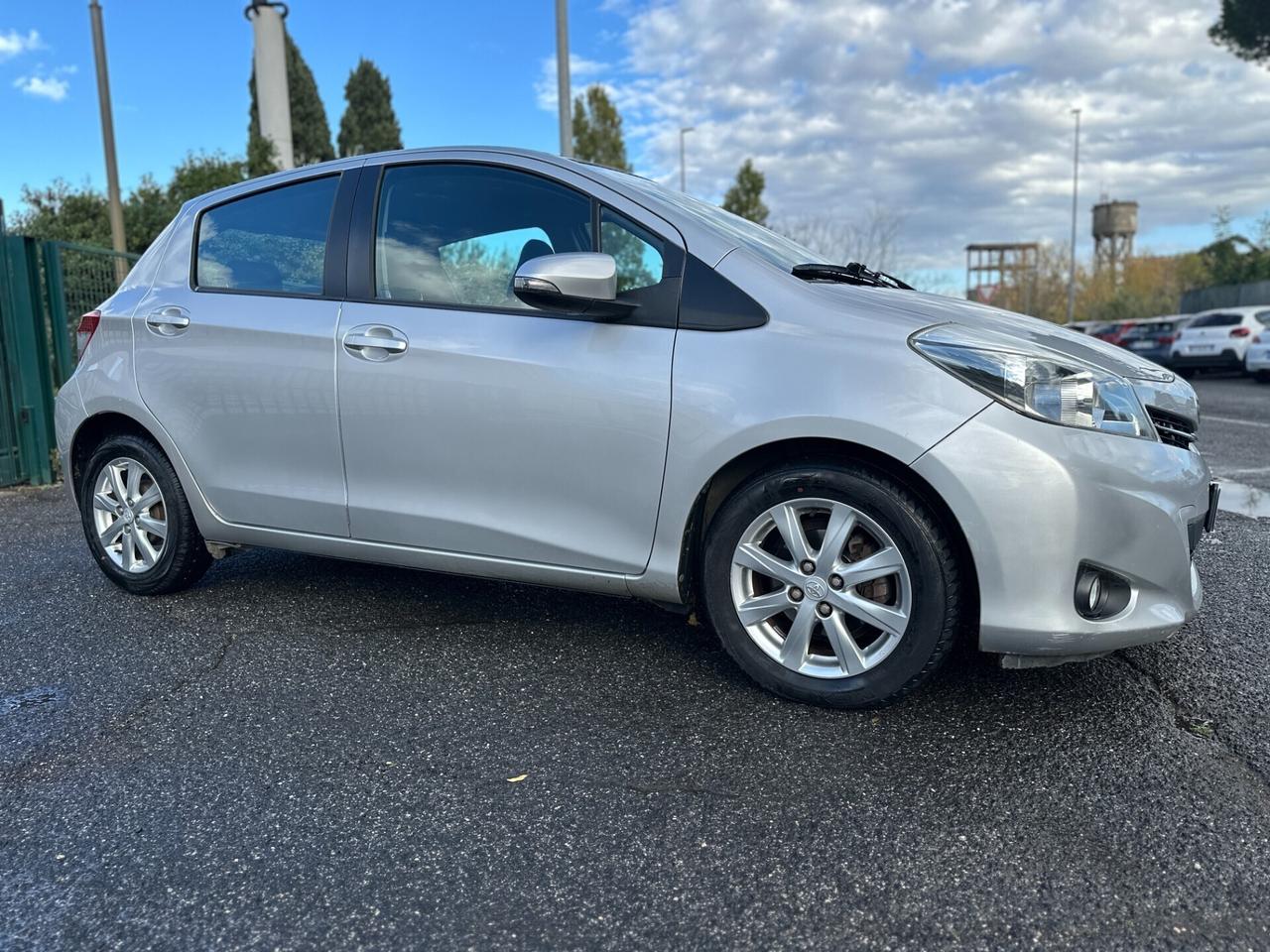 Toyota Yaris 1.4d 90cv PARI AL NUOVO Garanzia