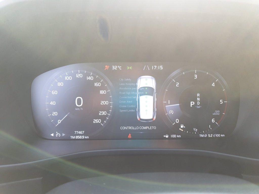 VOLVO Xc40 2.0 d3 momentum geartronic del 2019