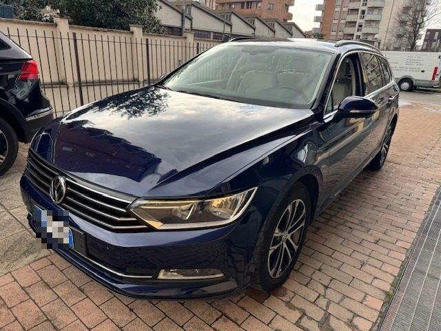 VOLKSWAGEN Passat Variant 2.0 TDI DSG Business BlueMotion Tech