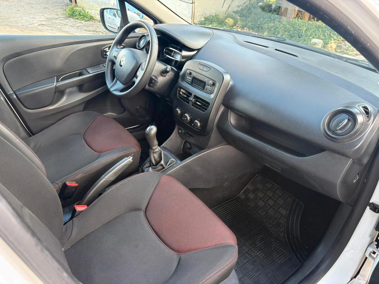 RENAULT CLIO 1.5 DCI SportTour - 2013