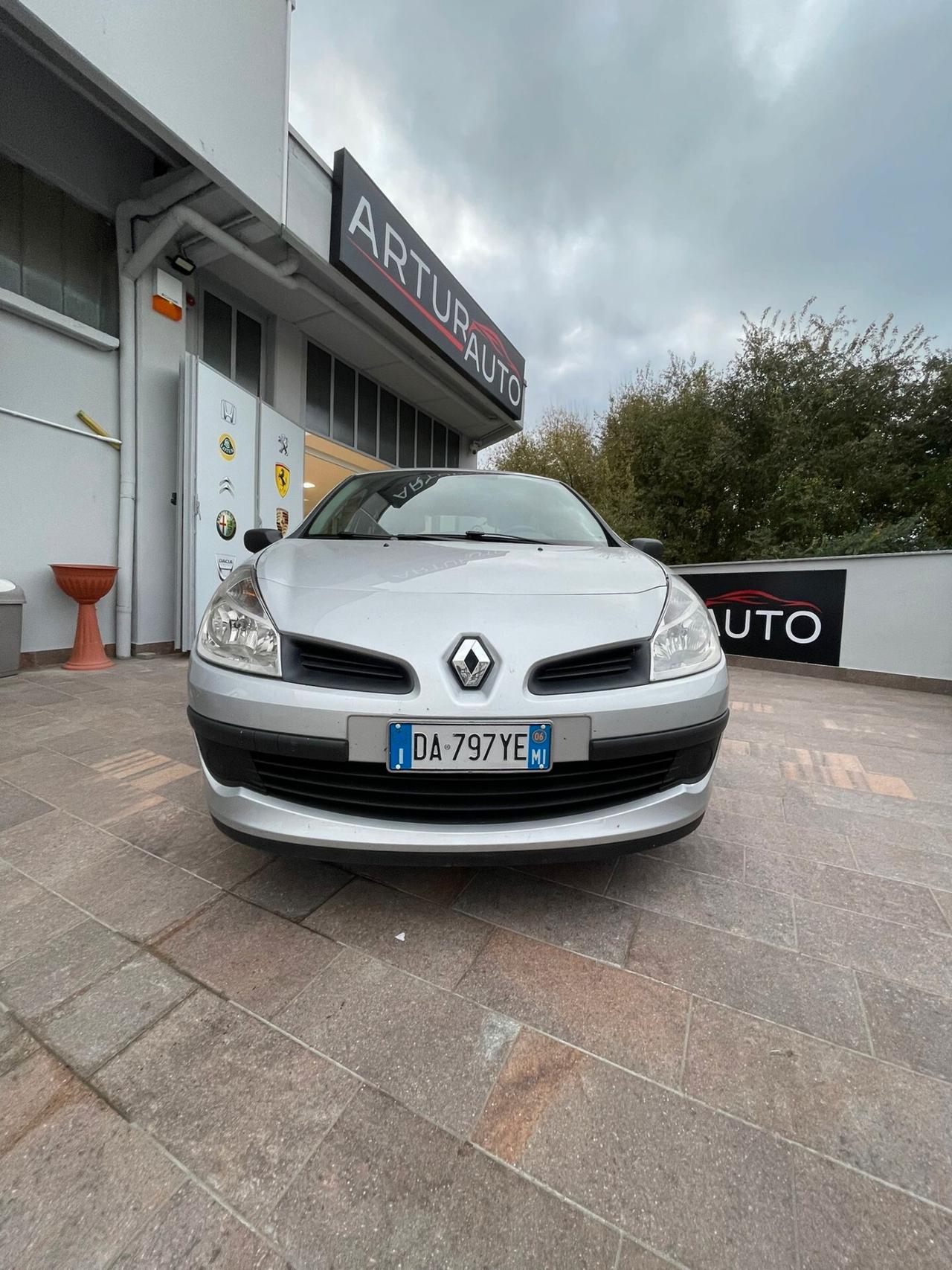 Renault Clio 1.2 16V 3 porte Luxe