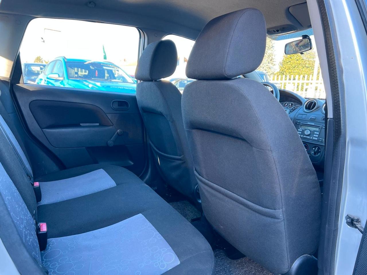 Ford Fiesta 1.2 16V 5p. Ghia