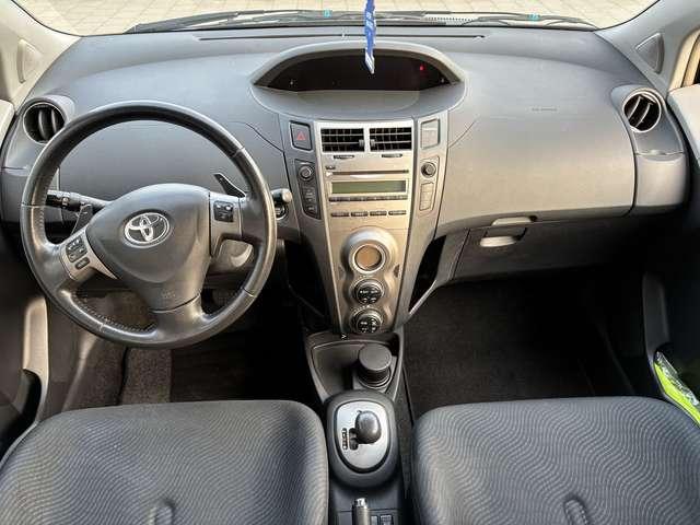 Toyota Yaris Yaris 5p 1.3 dual Sol m-mt