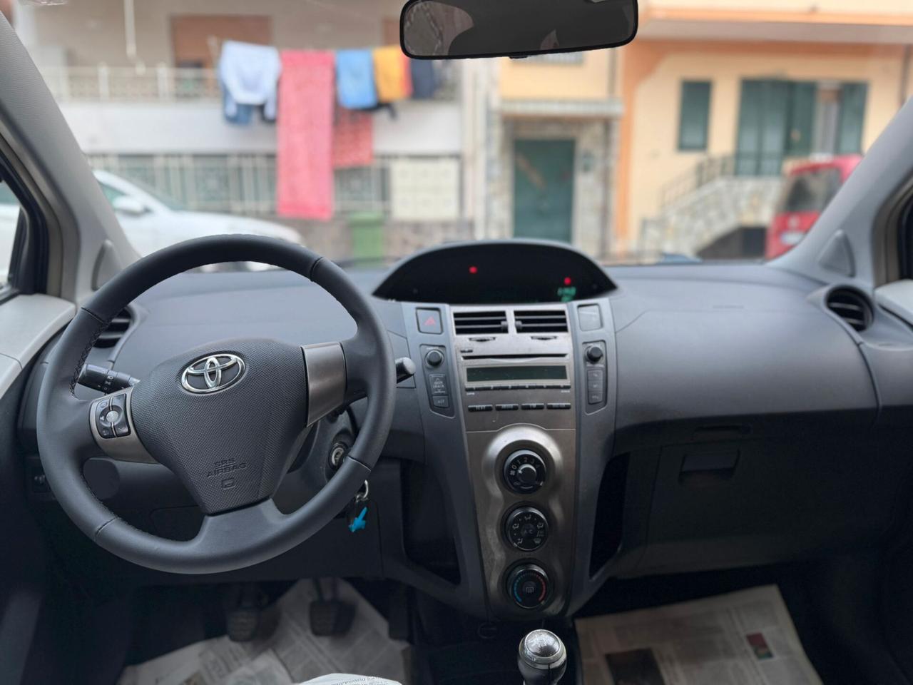 Toyota Yaris 1.0 5 porte Sol