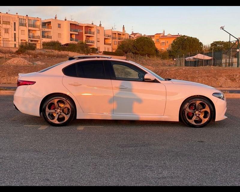 Alfa Romeo Giulia 2020 2.2 t Rosso Edizione 160cv auto