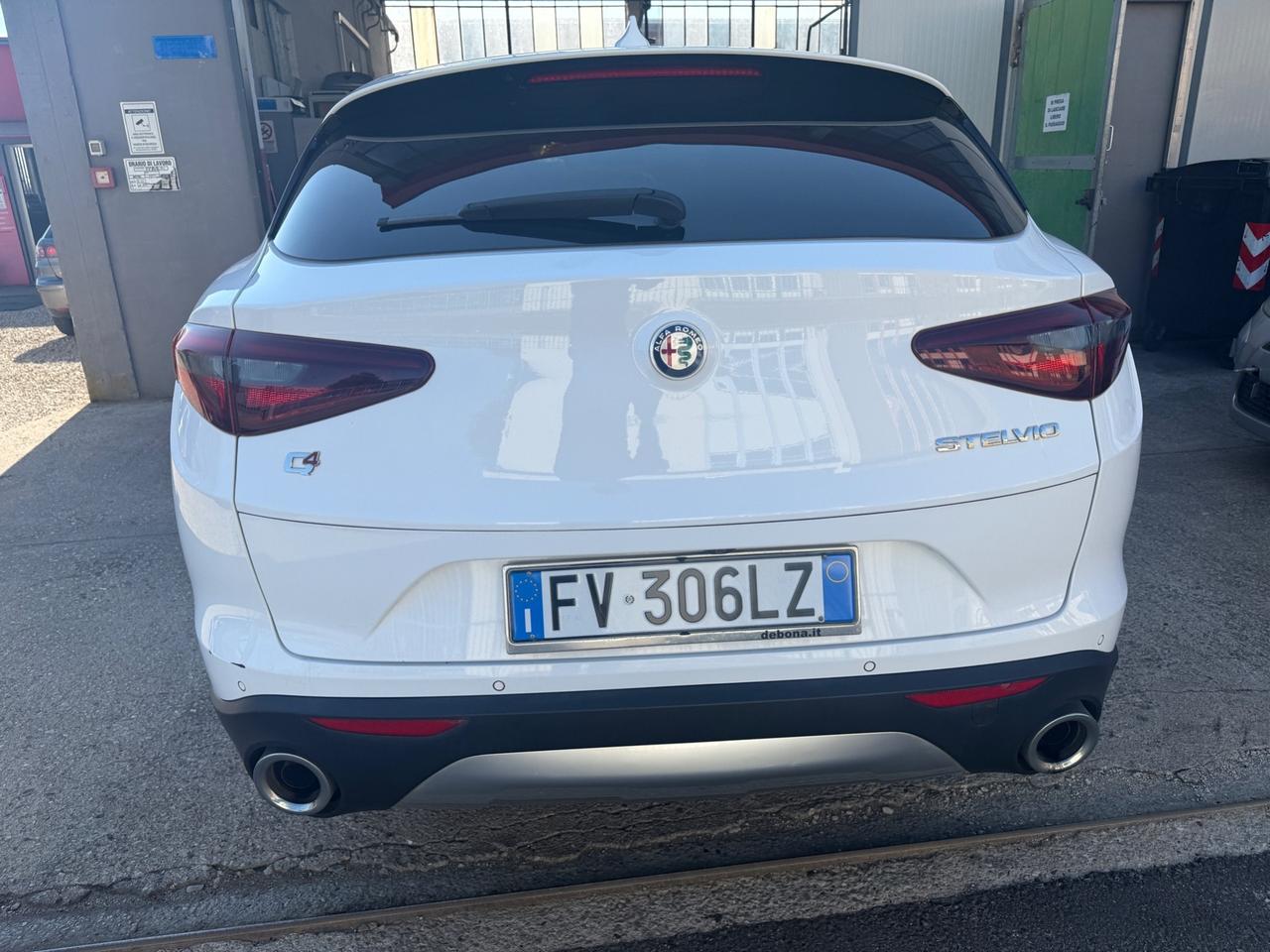 Alfa Romeo Stelvio 2.0 Turbo 200 CV AT8 Q4 Super