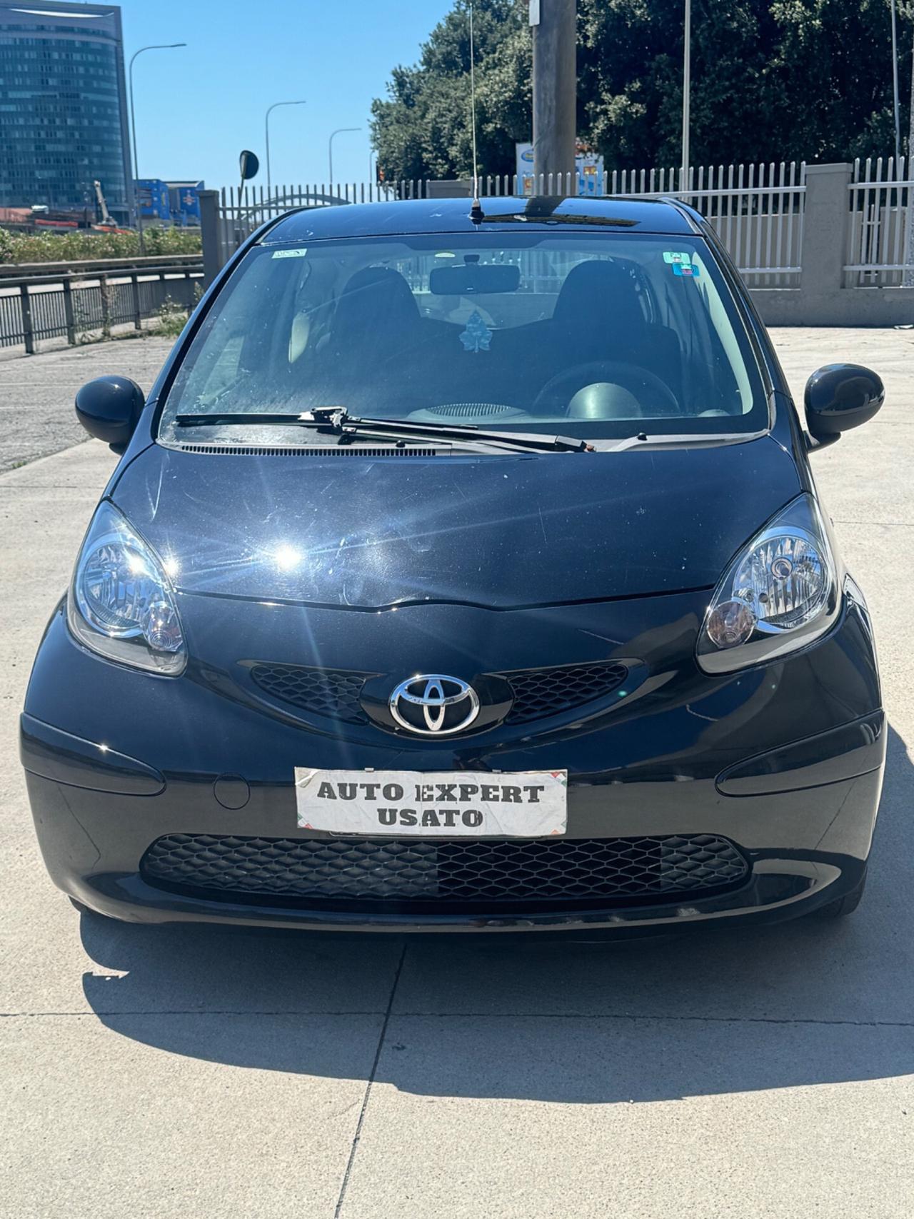 Toyota Aygo 1.0 12V VVT-i 3 porte 2011