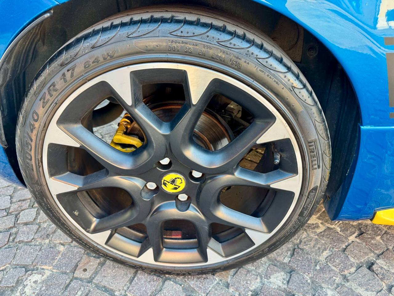 Abarth 500 C 1.4 Turbo T-Jet MTA Bicolore