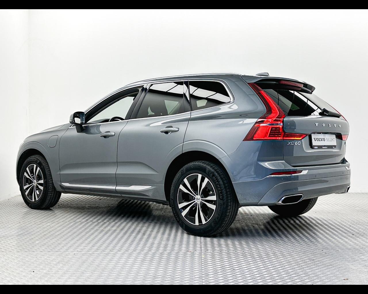 VOLVO XC60 (2017-->) - XC60 T6 Recharge Plug-in Hybrid AWD Inscrip