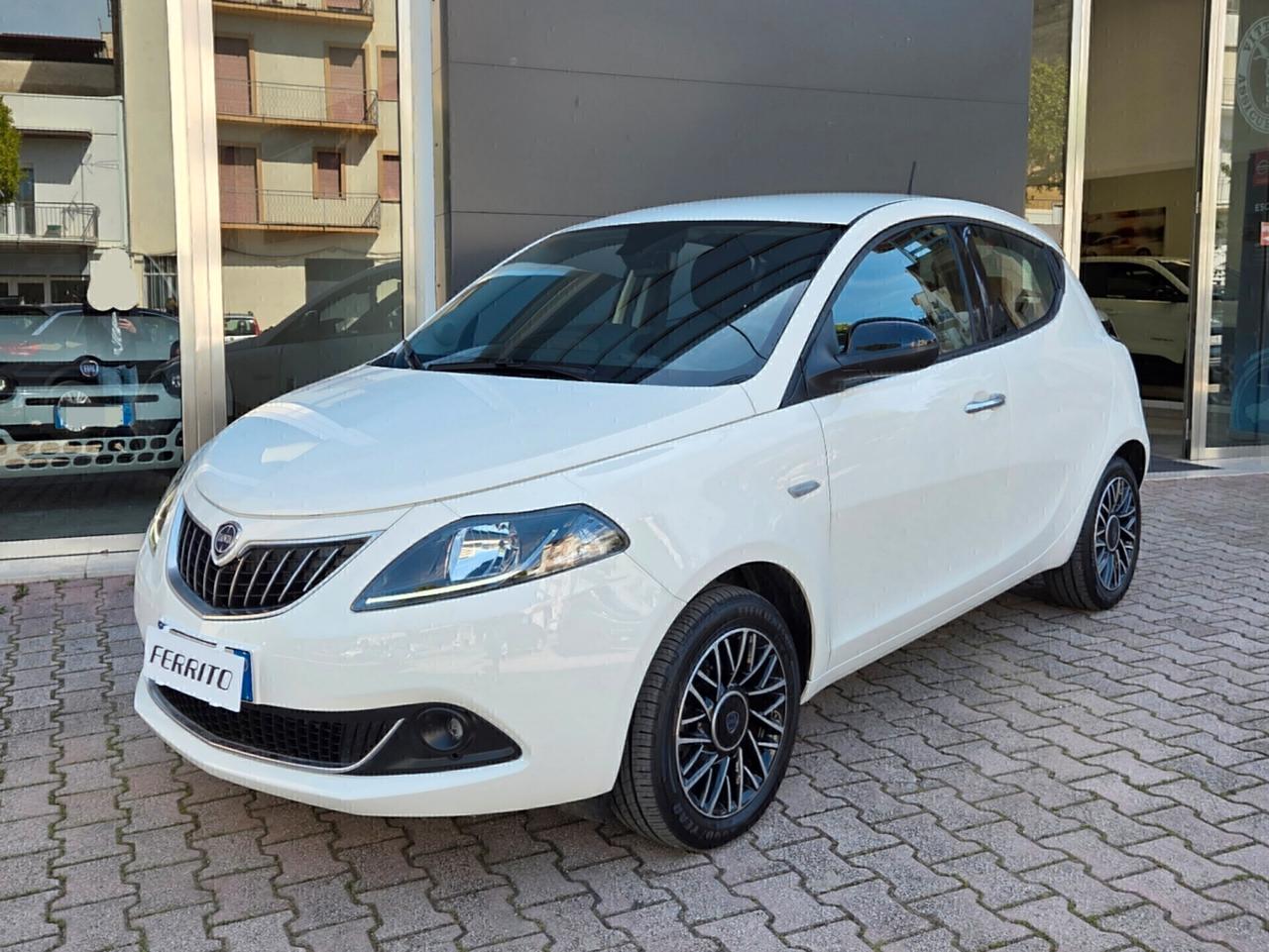 Lancia Ypsilon 1.0 Hybrid 5 porte S&S Platino