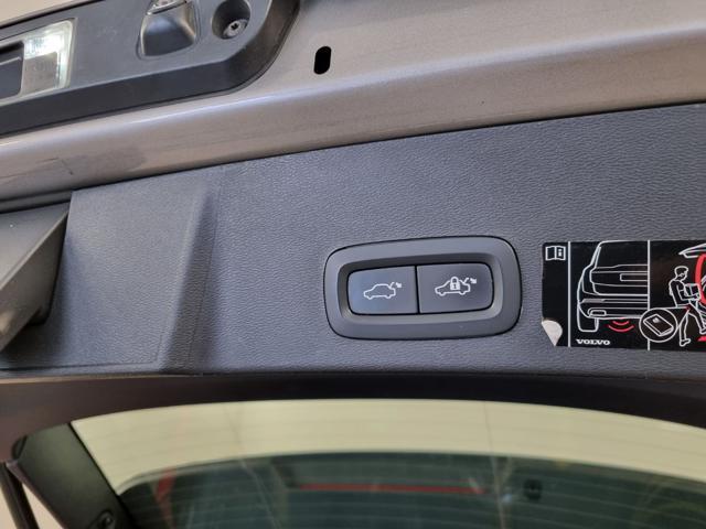 VOLVO XC40 T5 Recharge Plug-in Hybrid Inscription