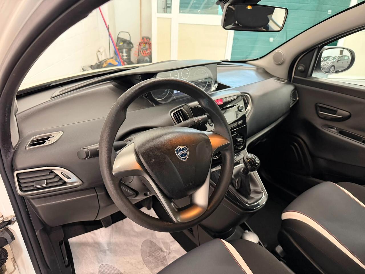Lancia Ypsilon 1.3 MJT 16V 95 CV 5 porte S&S Gold