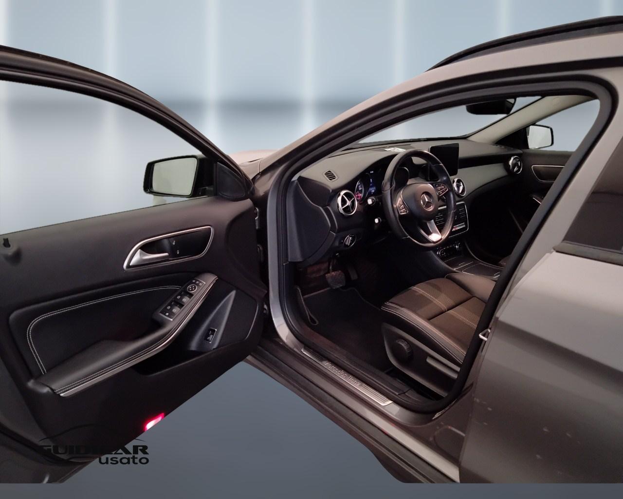 Mercedes-Benz GLA-X156 2017 - GLA 200 d Sport auto
