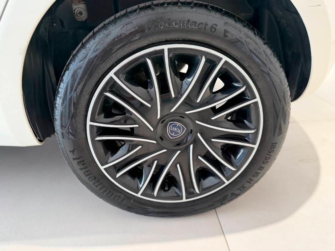 Lancia Ypsilon III 1.0 firefly hybrid Gold s&s 70cv 5p.ti