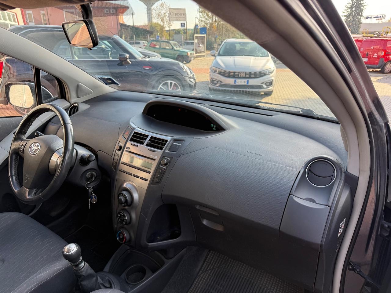 Toyota Yaris 1.3 5 porte Sol