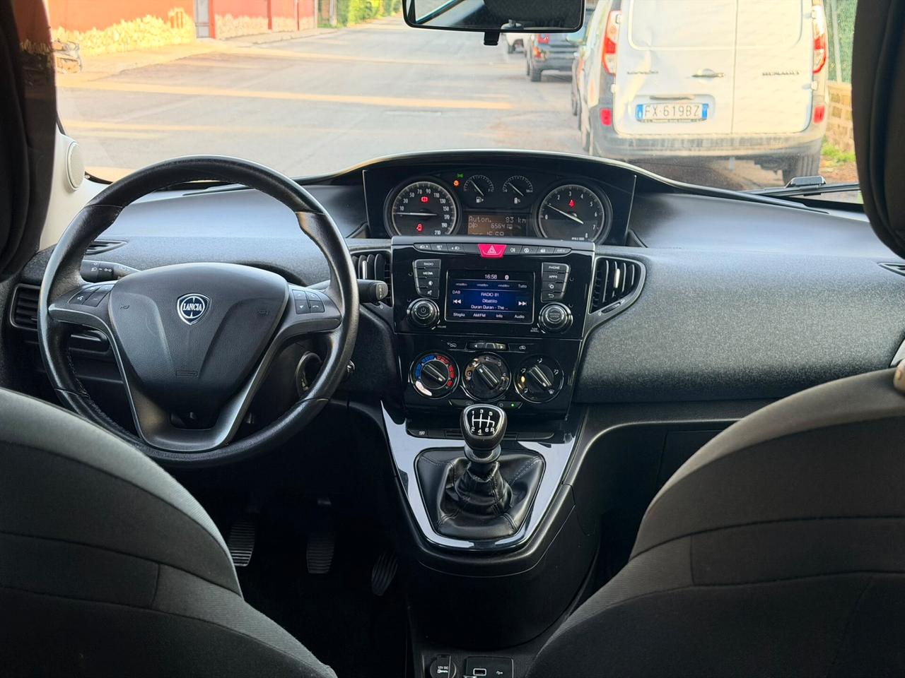 Lancia Ypsilon 1.0 Hybrid EcoChic Silver – 2021