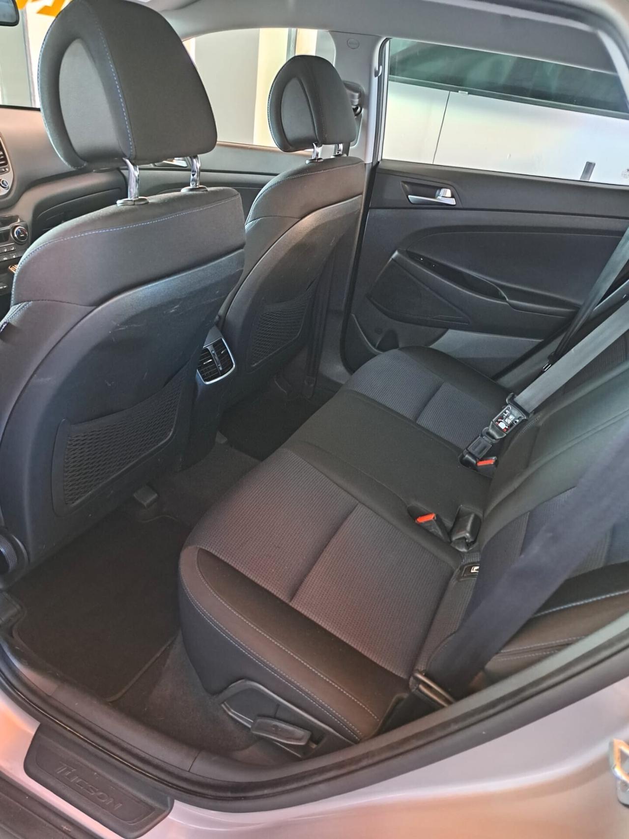 HYUNDAI TUCSON 1.7 XPOSSIBLE € 12900 SENZA VINCOLI